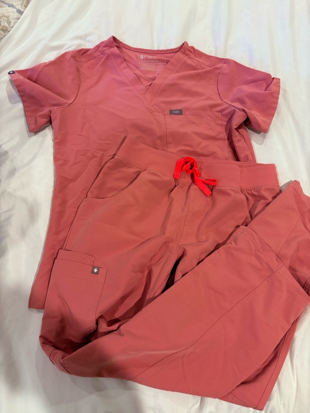 Figs Women's Scrub Set